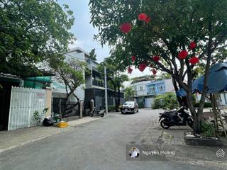 Bán chdv trong kdc biệt thự  thu nhập hơn 40tr/th  đường 8m  ngay công viên  sát global city