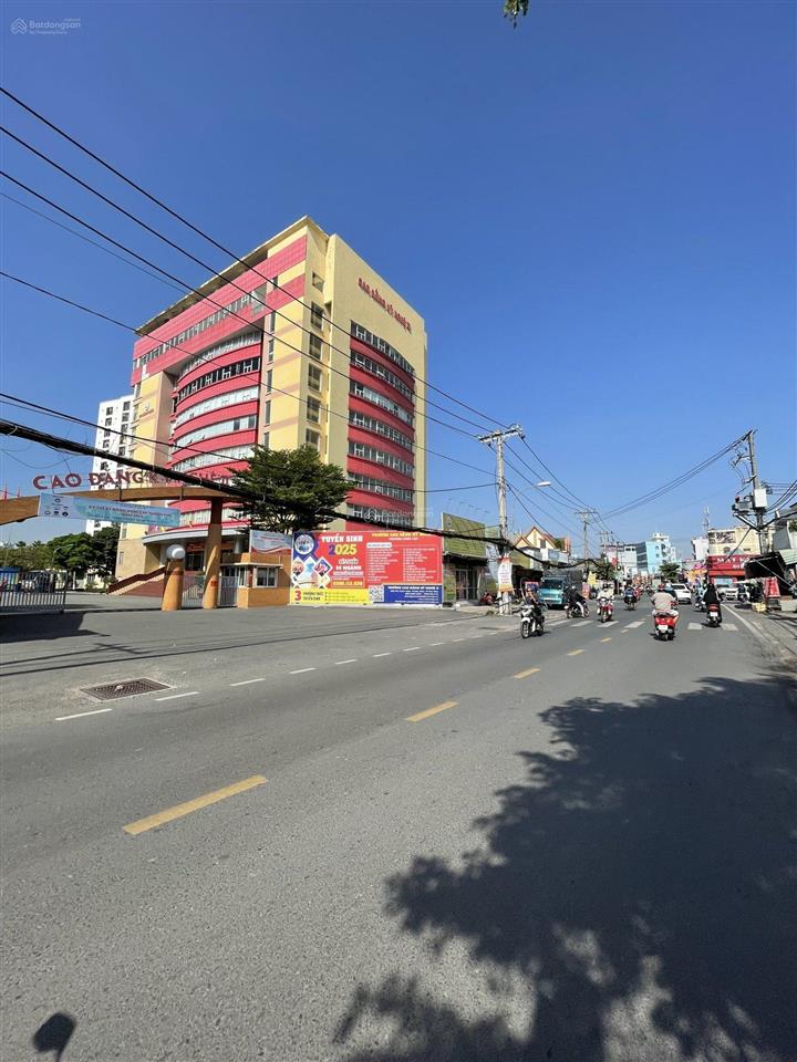 Biệt thự nghỉ dưỡng ngay đỗ xuân hợp, gần vành đai 2, dt 237m2 ngang 9m, kết cấu 4 tầng, 23 tỷ x tl