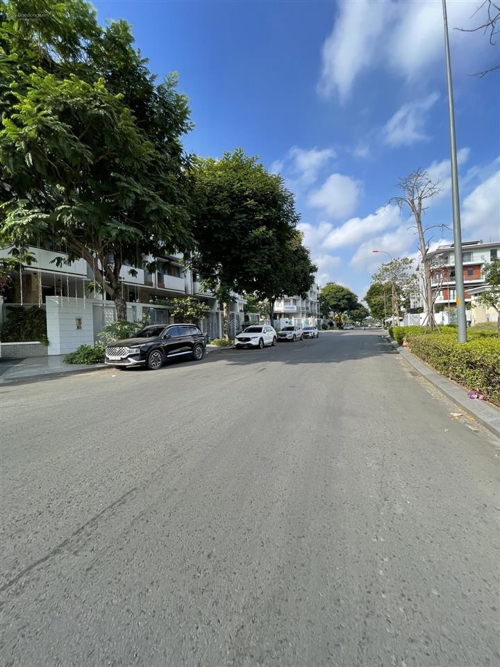Bán đất khu dân cư đồng bộ, hạ tầng đẹp, 5x21m, đường 13m, ngay vạn phúc city. 10.5 tỷ