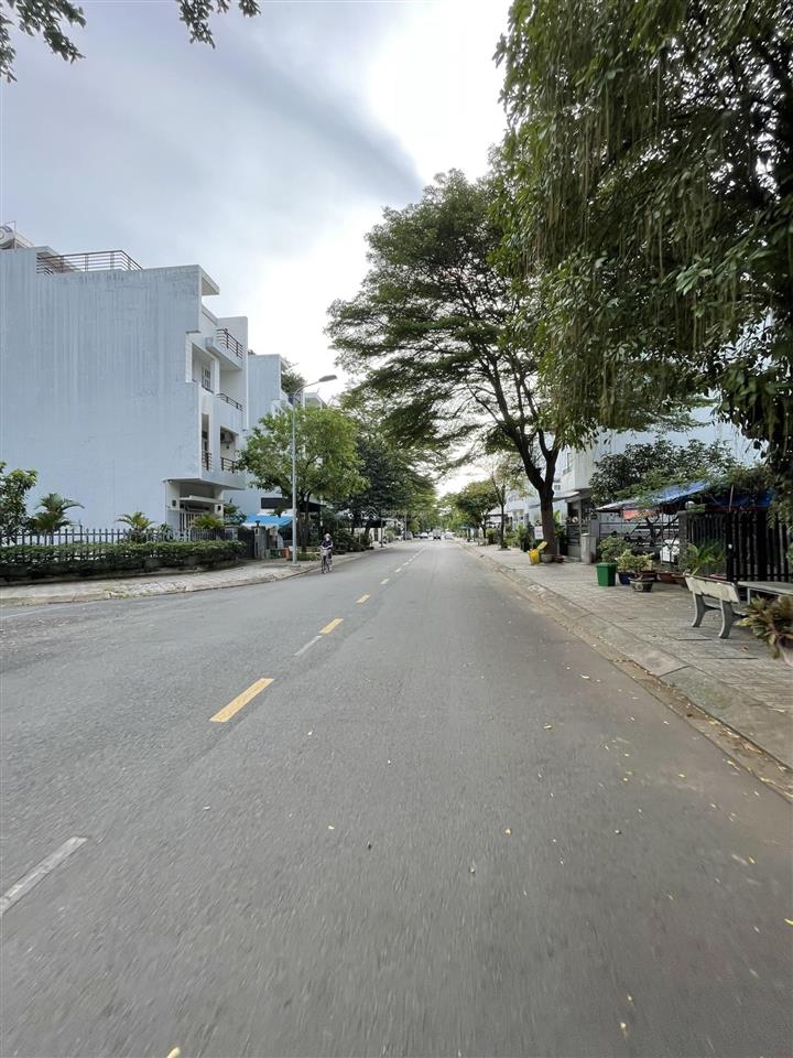 Rẻ nhất kdc gia hoà  biệt thự 5 tầng có thang máy, giá chưa đến 90tr/m2  rất gần đỗ xuân hợp