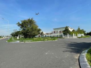 Bán suất đất nền ngay kdt vạn phúc city  dt 207m2, mt 24m  lô góc, đường rộng 13m 5.5 tỷ/suất