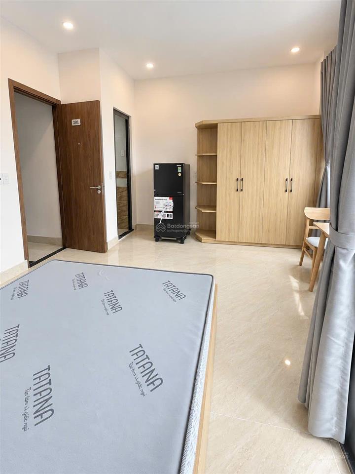 Cho thuê phòng cao cấp, ngay ubnd hiệp bình  full nội thất, kệ bếp, tủ...  đường vào 10m