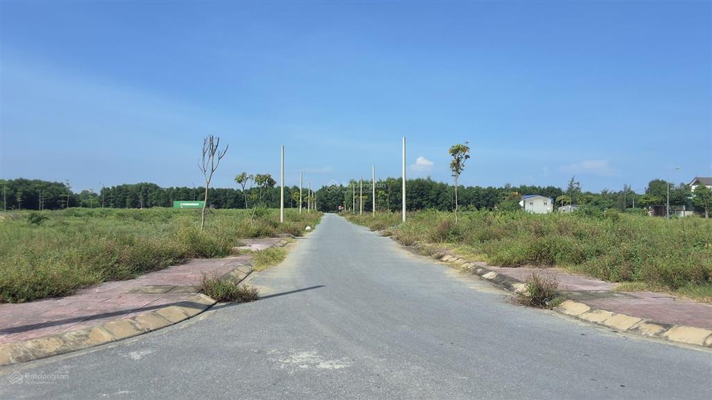 Bán gấp 5,5 tỷ  đất đấu giá nghi hương  cách qh  tthcc nghệ an 2km 10x22,5=225m2