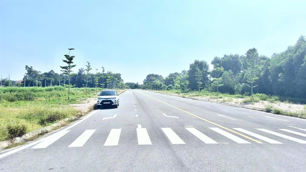 Bán gấp 5,5 tỷ  đất đấu giá nghi hương  cách qh  tthcc nghệ an 2km 10x22,5=225m2