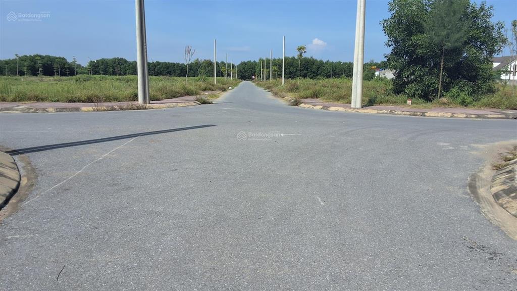Bán gấp 5,5 tỷ  đất đấu giá nghi hương  cách qh  tthcc nghệ an 2km 10x22,5=225m2