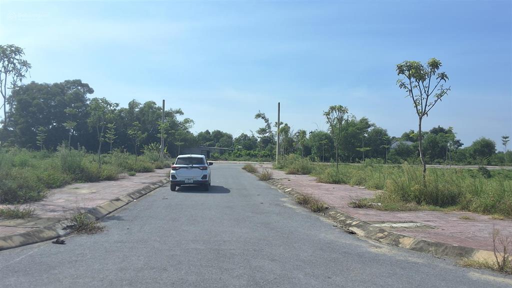 Bán gấp 5,5 tỷ  đất đấu giá nghi hương  cách qh  tthcc nghệ an 2km 10x22,5=225m2
