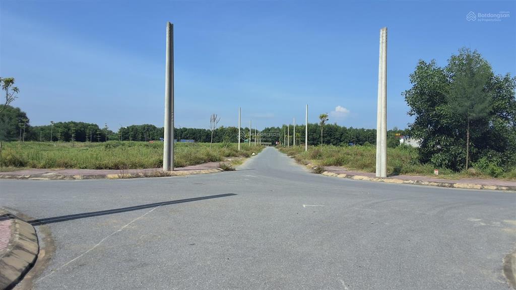 Bán gấp 5,5 tỷ  đất đấu giá nghi hương  cách qh  tthcc nghệ an 2km 10x22,5=225m2