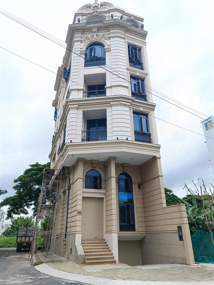 Cho thuê nhà 6 tầng, có thang máy, nội thất đầy đủ giá thuê 35 tr/tháng