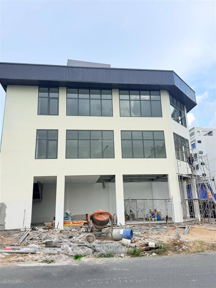 Cho thuê góc 2mt nguyễn văn kỉnh, thạnh mỹ lợi, quận 2, 3 tầng, sàn trống giá 75tr/tháng