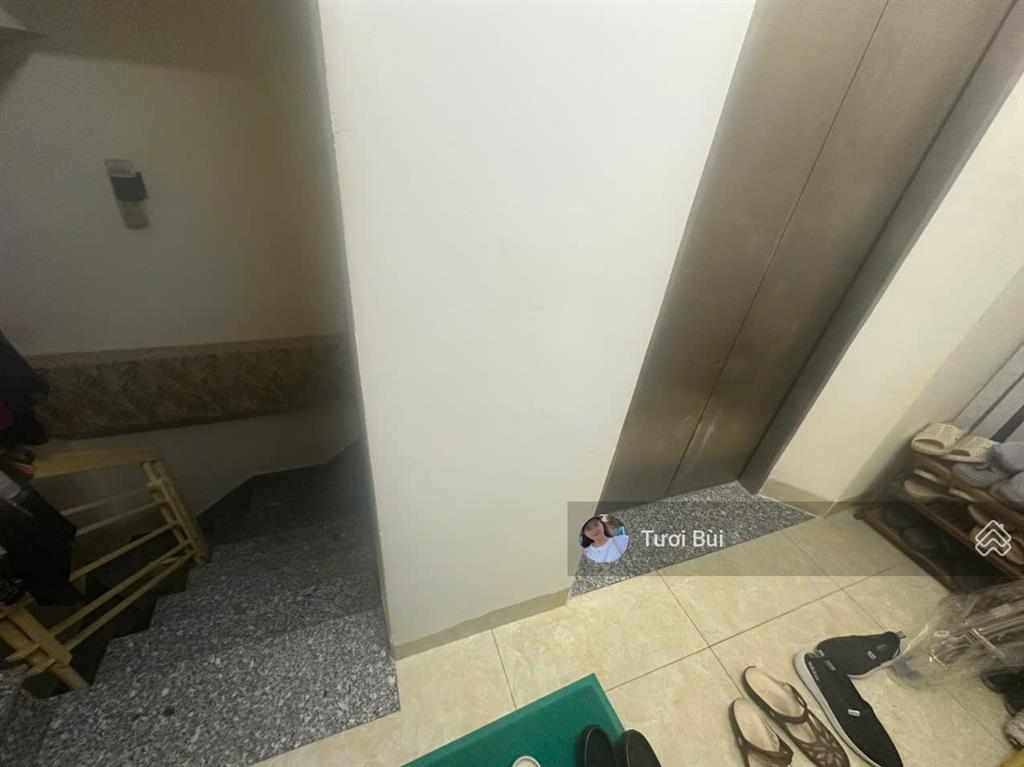 Có căn nhà giá 6 tỷ 700 triệu, chủ nhà có việc cần bán