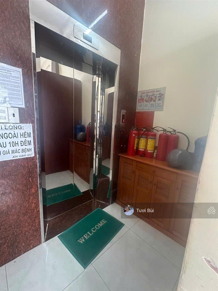 Có căn nhà giá 6 tỷ 700 triệu, chủ nhà có việc cần bán