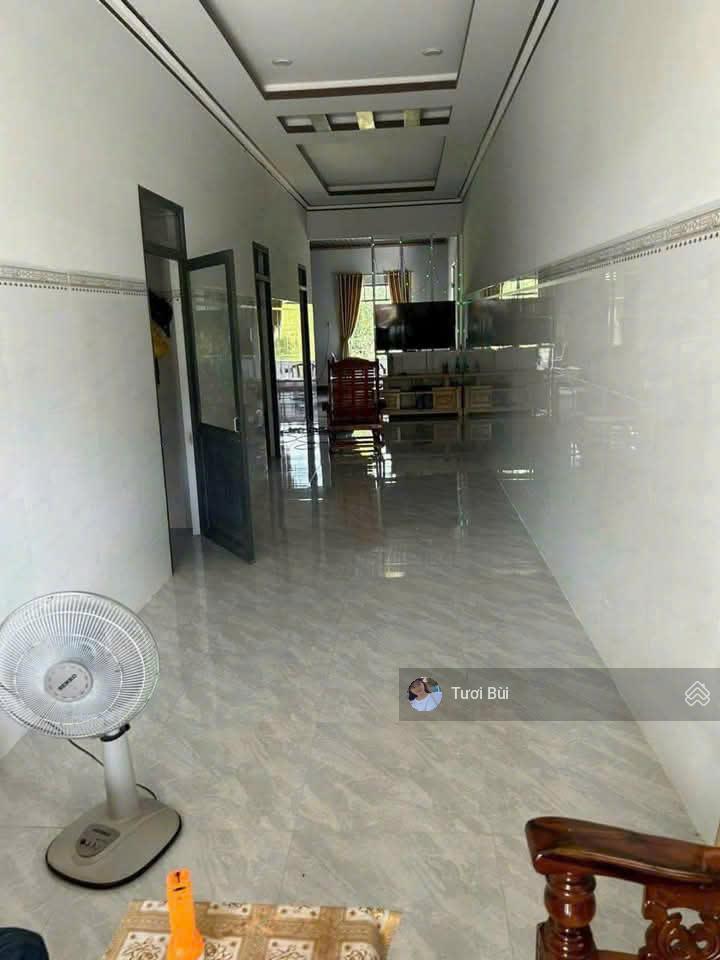 Chỉ 800 tr có nhà cấp 4 đẹp tại ninh phụng ninh hòa dt đất 400m2 mặt tiền 35m, cách nha trang 38km