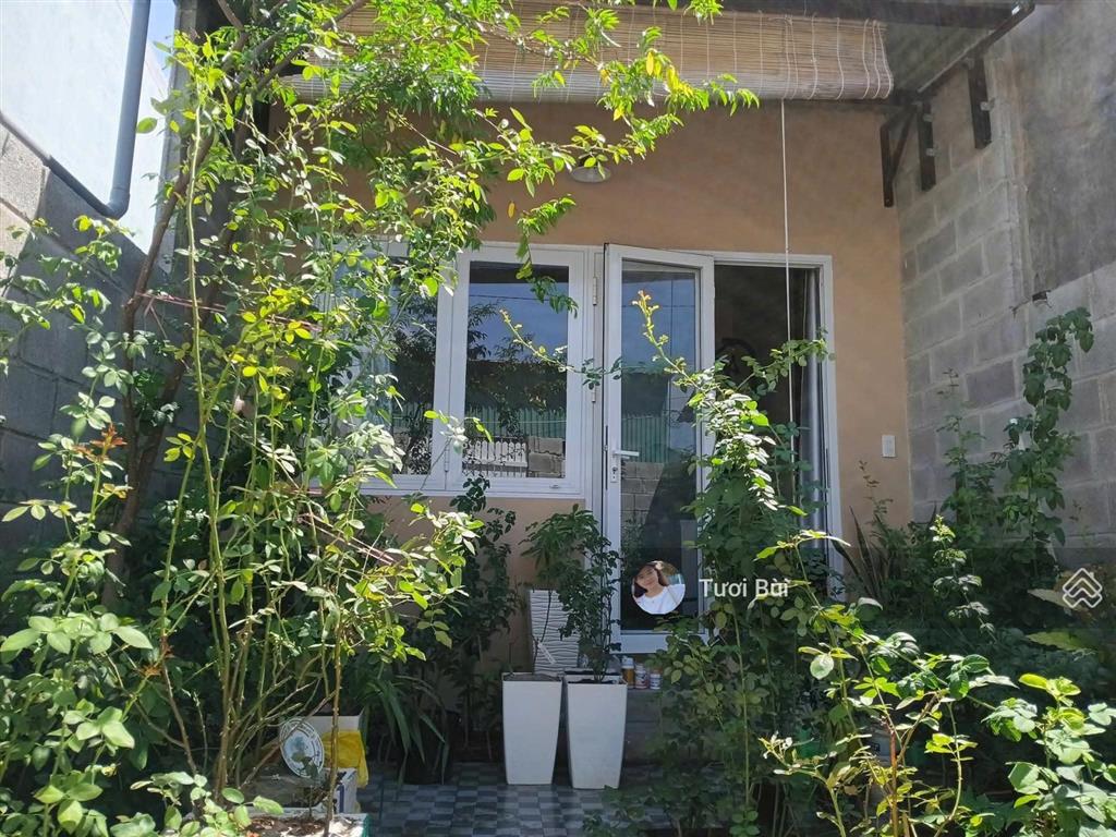 Nhà đẹp chỉ 2tỷ 400 triệu . vị trí đẹp ra biển 400500m tại phước tường thông võ thị sáu dt 75m