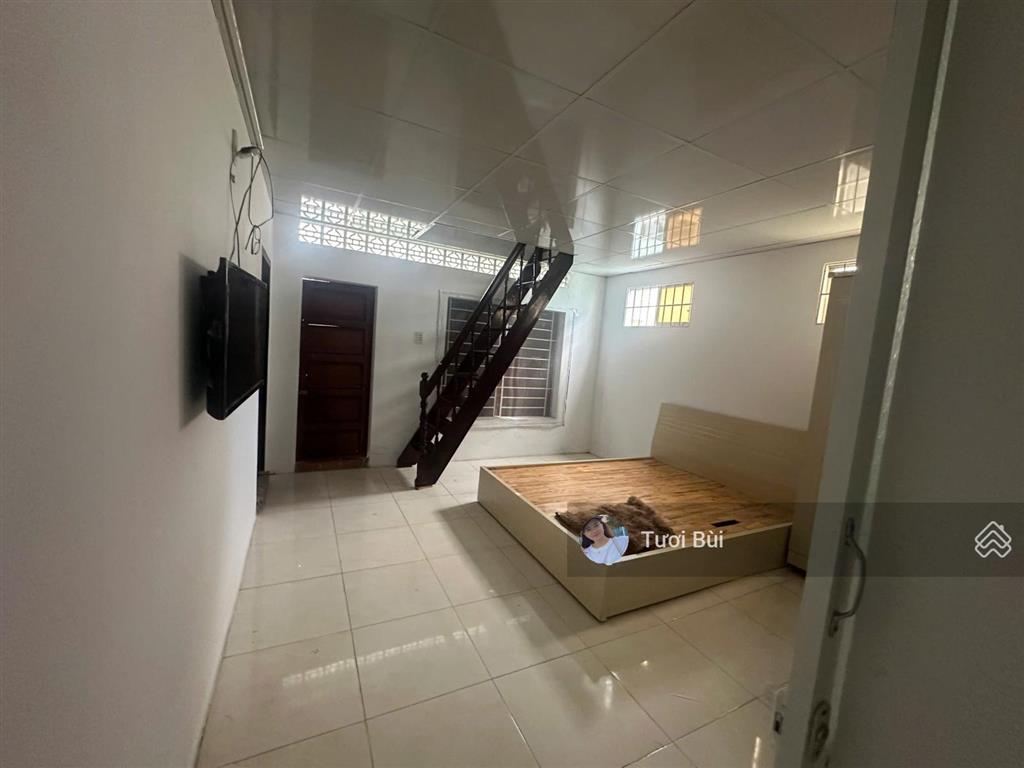 Cho thuê nhà góc 2 tầng 2 phòng ngủ tiền đường khe sanh  ấp bắc cạnh đường tô hiệu gần vinpearl