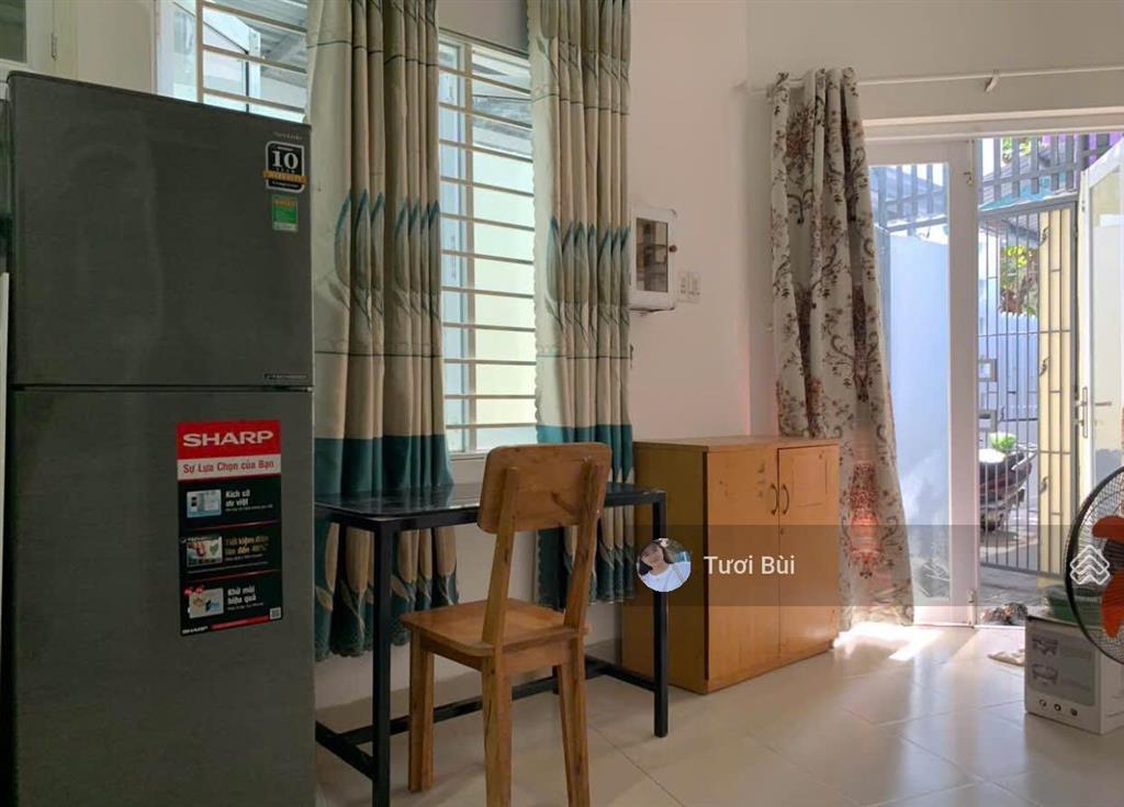 Cho thuê nhà mới hẻm hoàng văn thụ  tttp nha trang, cách biển 1km dt 60m có 2 phòng ngủ, giá 8 tr
