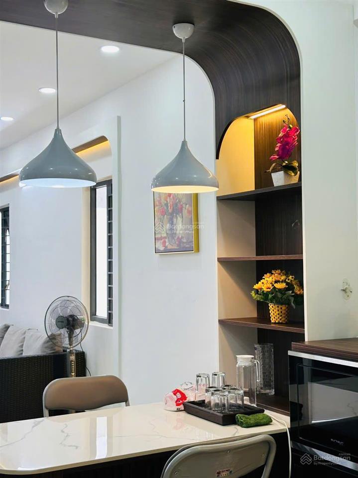 Cho thuê góc napoleon gần biển hòn chồng 3 pn, 2wc. view biển, tầng cao, full nội thất, giá 14 tr