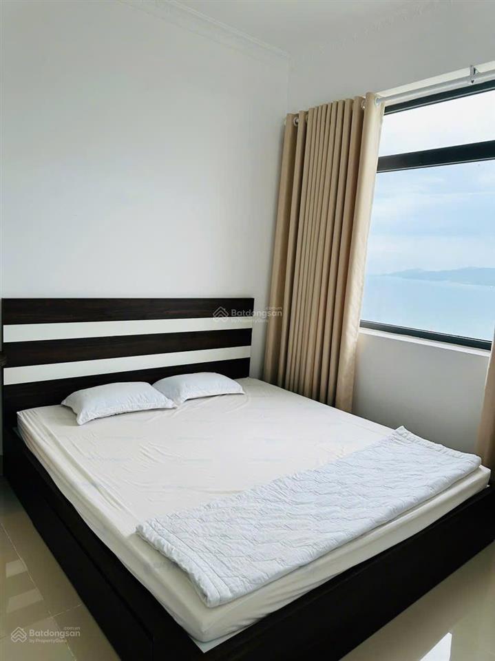 Cho thuê góc napoleon gần biển hòn chồng 3 pn, 2wc. view biển, tầng cao, full nội thất, giá 14 tr