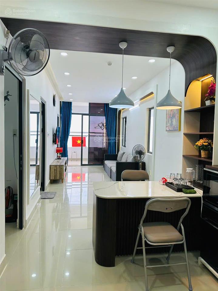 Cho thuê góc napoleon gần biển hòn chồng 3 pn, 2wc. view biển, tầng cao, full nội thất, giá 14 tr