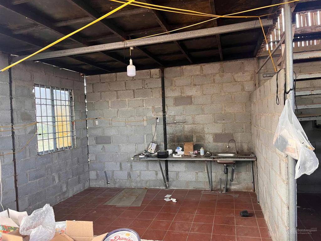 Cho thuê kho, mặt bằng mặt tiền nguyễn tất thành gần diamond bay dt 959m ngang 10m, giá 10 triệu/th