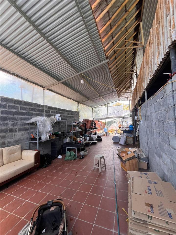 Cho thuê kho, mặt bằng mặt tiền nguyễn tất thành gần diamond bay dt 959m ngang 10m, giá 10 triệu/th