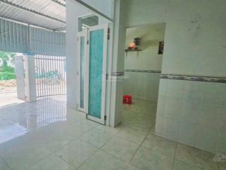 Cho thuê căn góc dt 97m2 có 3 phòng ngủ, đường oto khu tái định cư đất lành