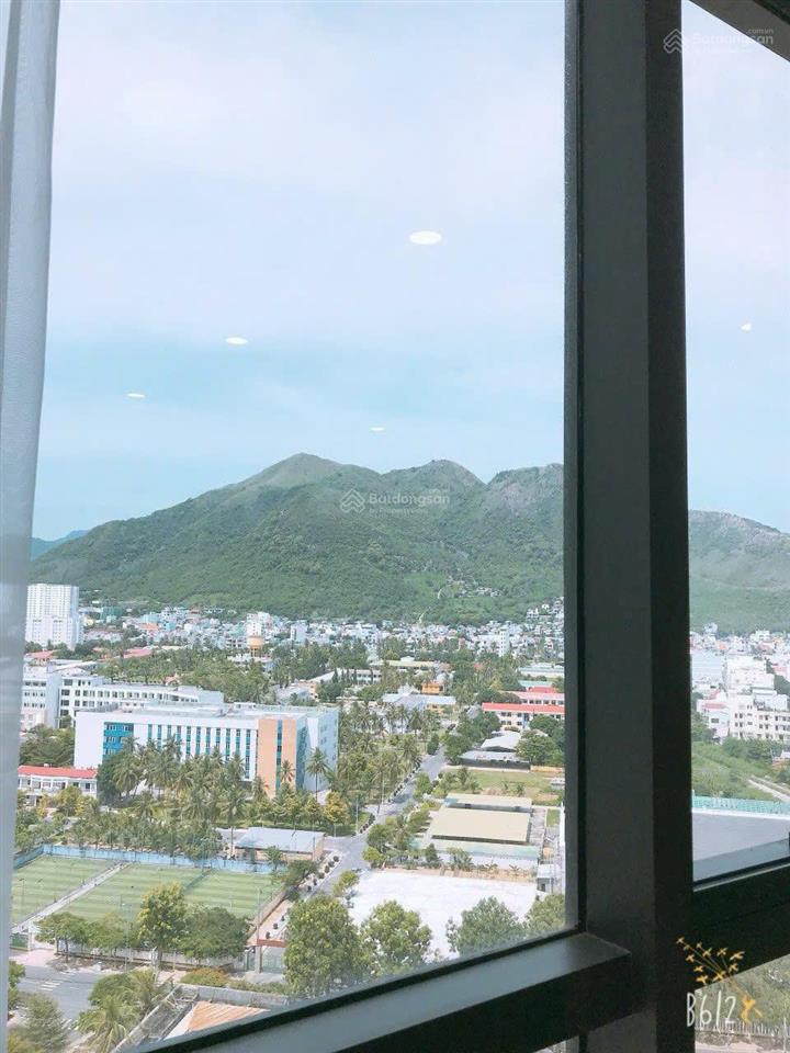 Bán căn hộ scenia bay mặt biển nha trang, căn hộ hiếm có cạnh biển có sổ hồng dt dt 64m giá 4 tỷ200