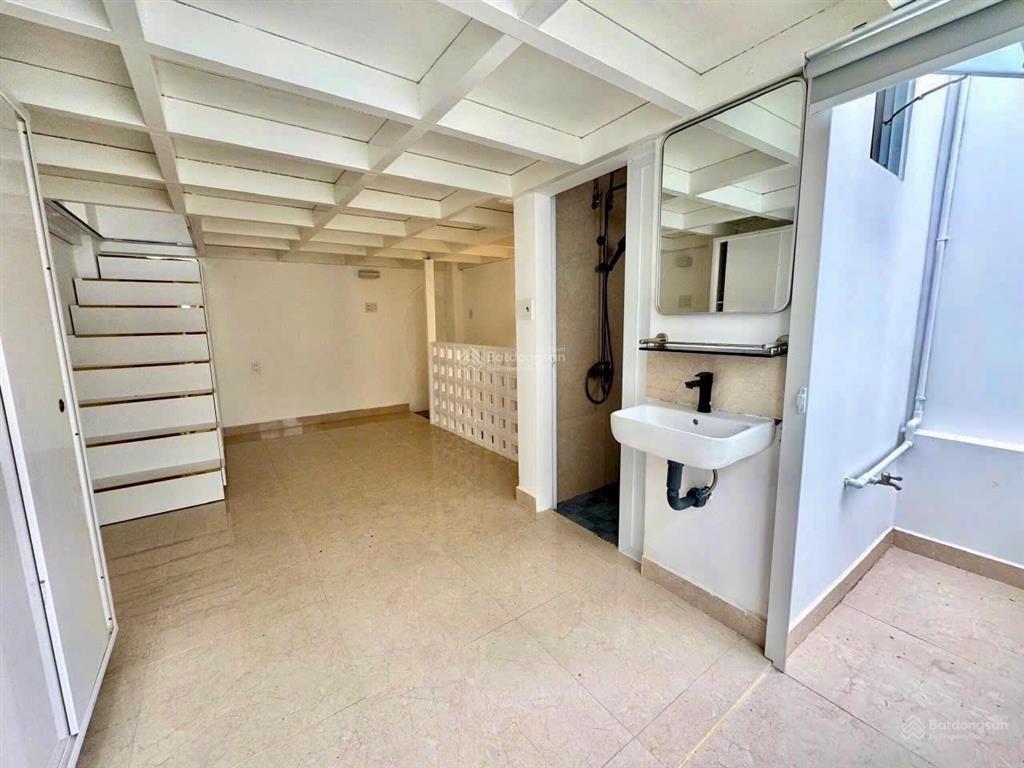 Hạ giá sâu chỉ còn 3 tỷ 900 triệu bán nhà phố tây đường biệt thự nha trang đường 6m dt 23m2