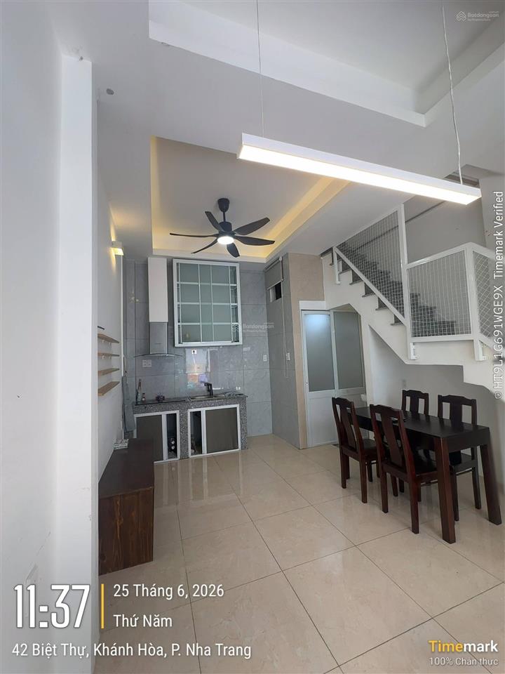 Hạ giá sâu chỉ còn 3 tỷ 900 triệu bán nhà phố tây đường biệt thự nha trang đường 6m dt 23m2