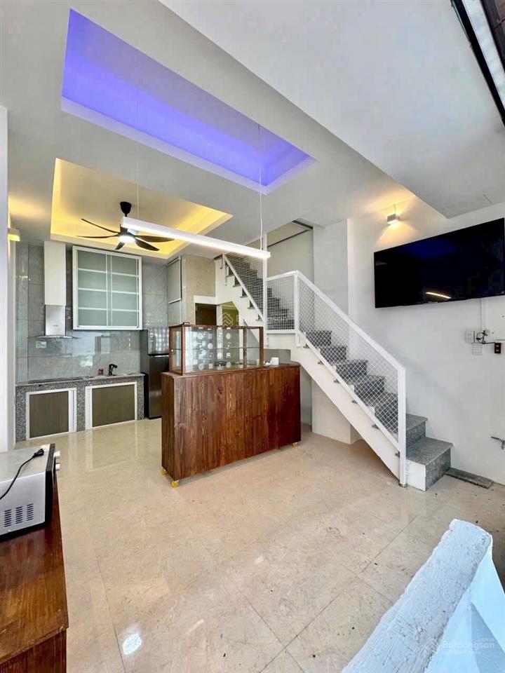 Hạ giá sâu chỉ còn 3 tỷ 900 triệu bán nhà phố tây đường biệt thự nha trang đường 6m dt 23m2