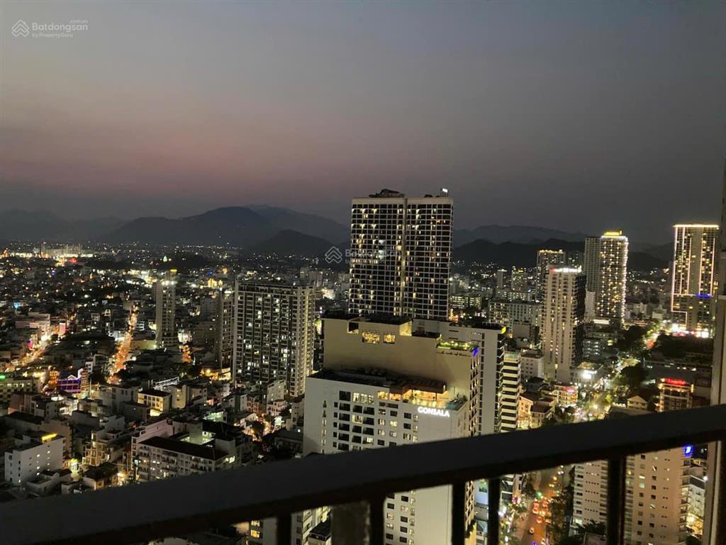 Giảm thêm 100tr bán căn panorama (rẽ quạt rộng), dt 41m2 tầng cao view thấy biển giá bằng view phố
