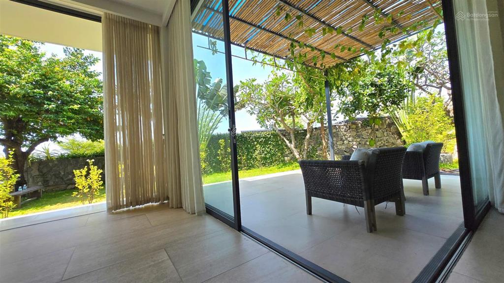 Cho thuê villa phố biển, khu biệt thự ocean front anh nguyễn view biển, dt 420m2 có 4pn