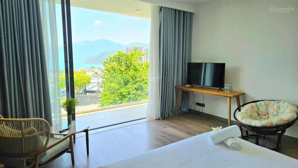 Cho thuê villa phố biển, khu biệt thự ocean front anh nguyễn view biển, dt 420m2 có 4pn