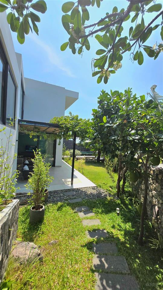 Cho thuê villa phố biển, khu biệt thự ocean front anh nguyễn view biển, dt 420m2 có 4pn