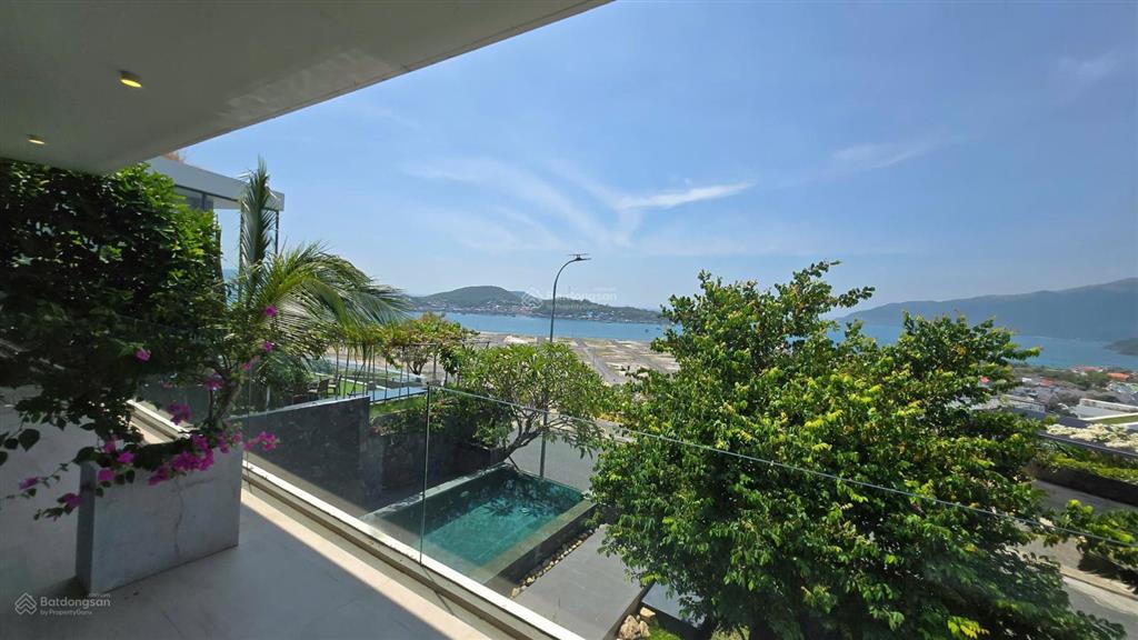 Cho thuê villa phố biển, khu biệt thự ocean front anh nguyễn view biển, dt 420m2 có 4pn