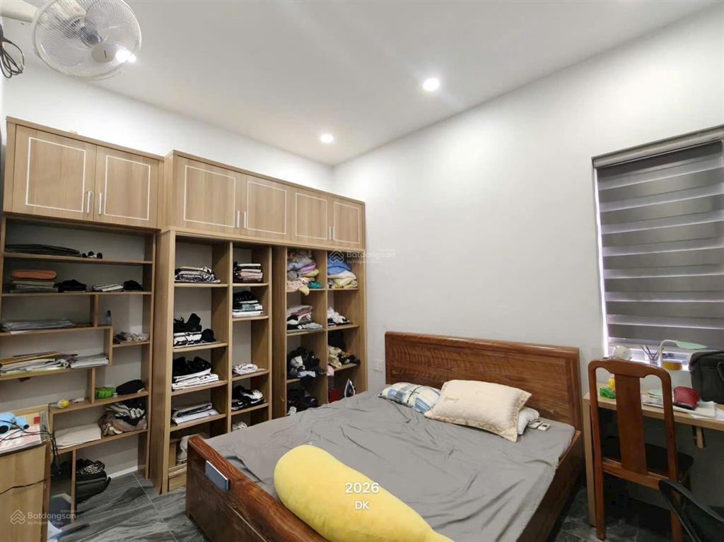 Cho thuê nhà sân vườn khu vĩnh thái diện tích 800m2 có sân vườn rộng, 3 phòng ngủ,giá thuê 30 triệu