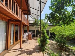 Cho thuê nhà sân vườn khu vĩnh thái diện tích 800m2 có sân vườn rộng, 3 phòng ngủ,giá thuê 30 triệu