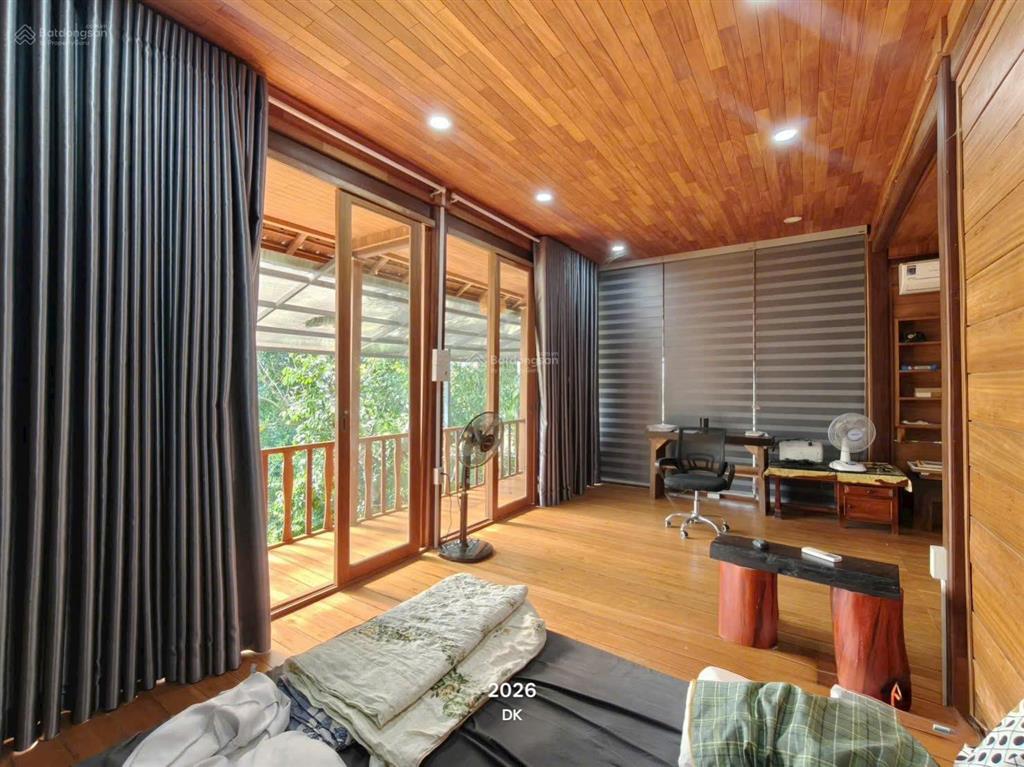 Cho thuê nhà sân vườn khu vĩnh thái diện tích 800m2 có sân vườn rộng, 3 phòng ngủ,giá thuê 30 triệu
