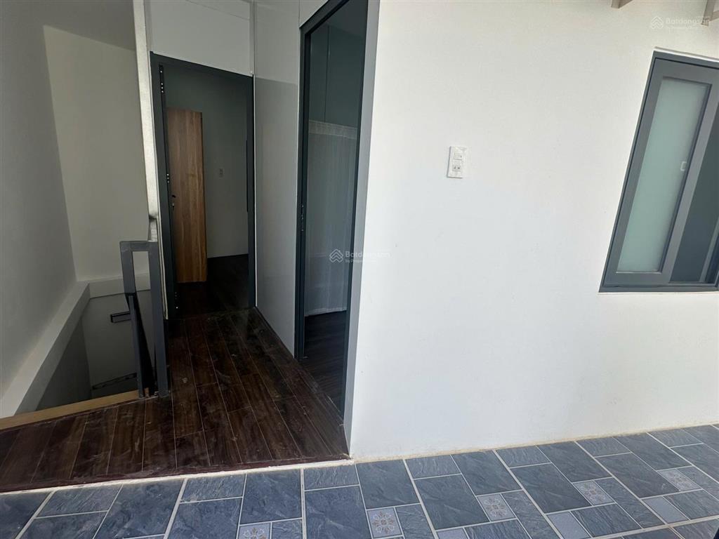 Cho thuê nhà nguyên căn gần chợ vĩnh hải, gần đại học nha trang, dt 50m 2pn 2 wc giá chỉ 6 triệu/th