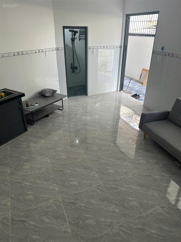 Cho thuê nhà nguyên căn gần chợ vĩnh hải, gần đại học nha trang, dt 50m 2pn 2 wc giá chỉ 6 triệu/th