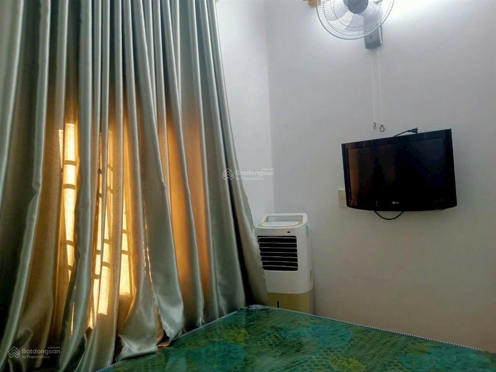 Chỉ 1 tỷ 500 bán nhà 2 tầng xây kiên cố ngay trung tâm cạnh chợ phương sài, cách biển 1,3km