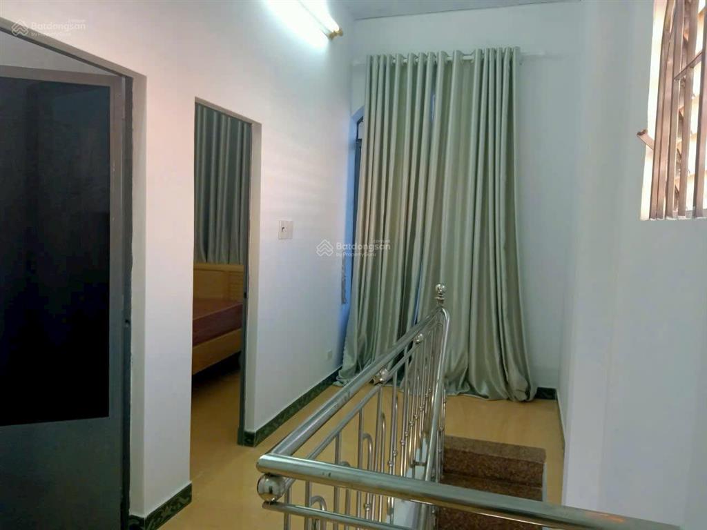Chỉ 1 tỷ 500 bán nhà 2 tầng xây kiên cố ngay trung tâm cạnh chợ phương sài, cách biển 1,3km