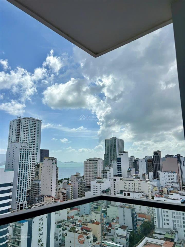 Bán căn hộ khách sạn virgo nha trang cách biển 200m,dt 60m2,có 2 phòng ngủ ,giá 4ty500.view ngoài