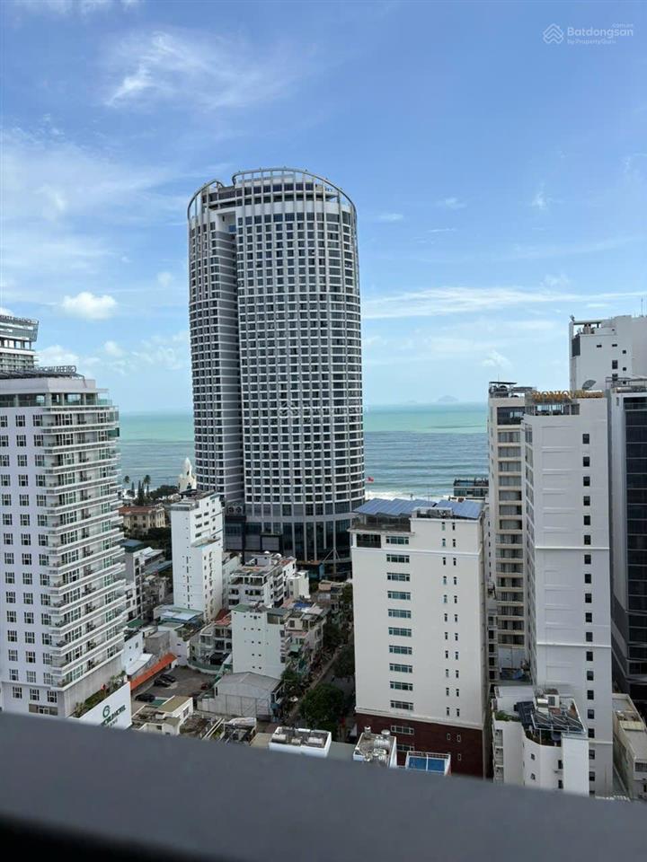 Bán căn hộ khách sạn virgo nha trang cách biển 200m,dt 60m2,có 2 phòng ngủ ,giá 4ty500.view ngoài