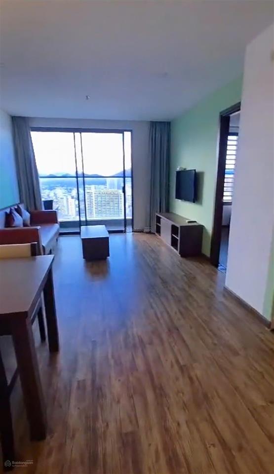 Bán căn hộ khách sạn virgo nha trang cách biển 200m,dt 60m2,có 2 phòng ngủ ,giá 4ty500.view ngoài