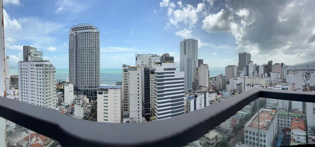 Bán căn hộ khách sạn virgo nha trang cách biển 200m,dt 60m2,có 2 phòng ngủ ,giá 4ty500.view ngoài