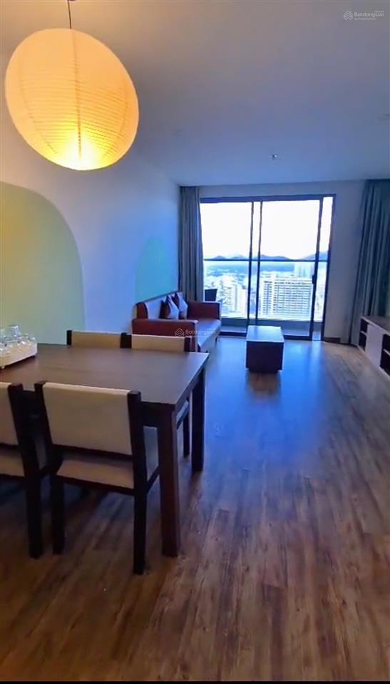 Bán căn hộ khách sạn virgo nha trang cách biển 200m,dt 60m2,có 2 phòng ngủ ,giá 4ty500.view ngoài