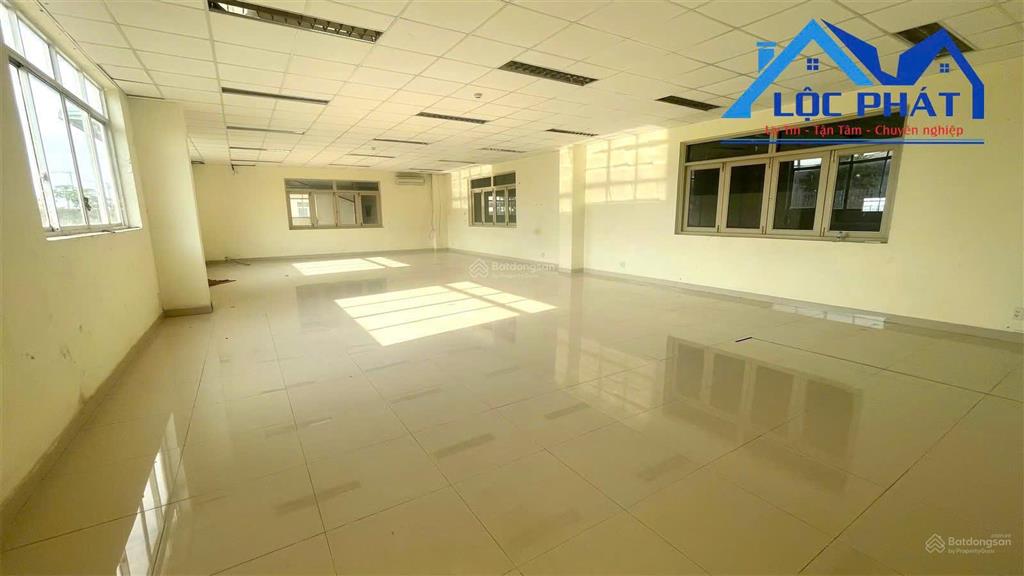 Cho thuê xưởng 2800m2 kcn long khánh đồng nai 275tr