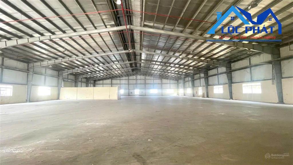 Cho thuê xưởng 2800m2 kcn long khánh đồng nai 275tr