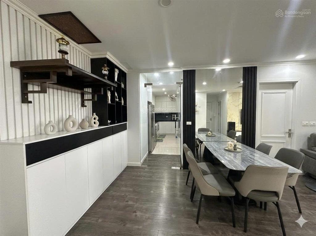 Golden palace mễ trì. căn 3 ngủ 128m2 tòa a, tầng trung, full nội thất mới đẹp, sẵn sổ, giá 10.8 tỷ