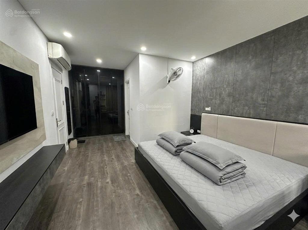 Golden palace mễ trì. căn 3 ngủ 128m2 tòa a, tầng trung, full nội thất mới đẹp, sẵn sổ, giá 10.8 tỷ